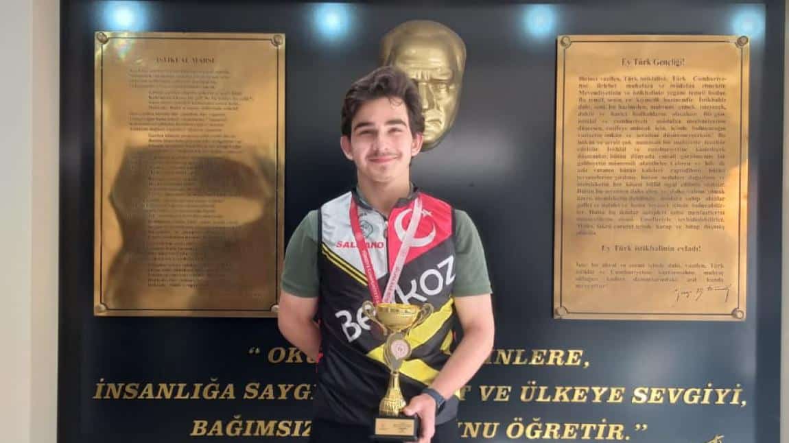 Beykoz Kanuni Sultan Süleyman Kent Ormanı'nda düzenlenen İstanbul Okullararası Bisiklet Yarışması